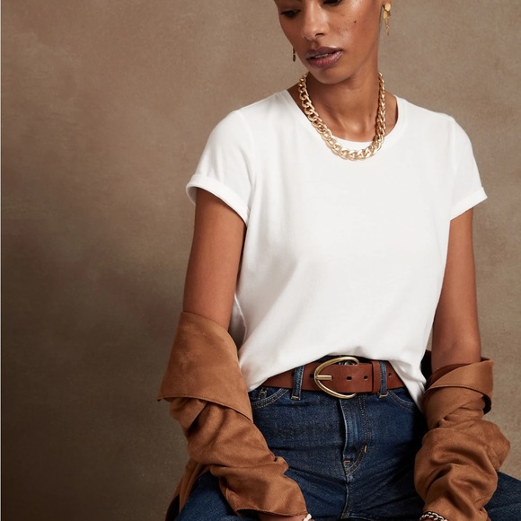 Banana Republic Tops - 🎉HP Timeless T-shirt